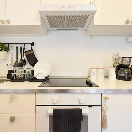 Love.Travel.Explore ♥️Apt W/ Balcony In Old Town Apartment บูคาเรสต์ ภายนอก รูปภาพ