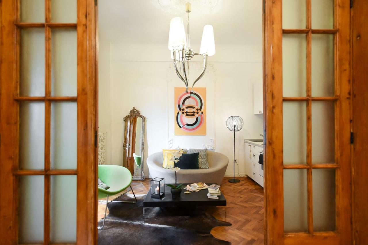 Love.Travel.Explore ♥️Apt W/ Balcony In Old Town Apartment บูคาเรสต์ ภายนอก รูปภาพ